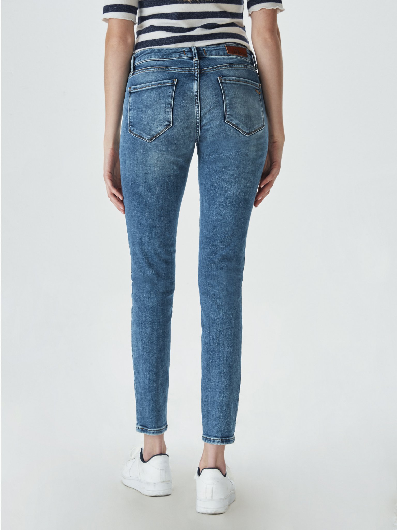 Jean Femme LTB Nicole - Taille Mi-haute - 92% Coton - Coupe Carotte